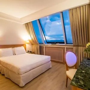 4* Hotel Shg De La